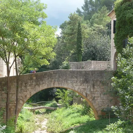 Little * Жирона