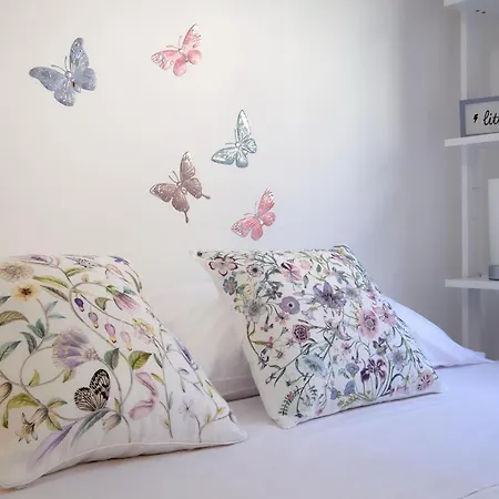 Little * Жирона