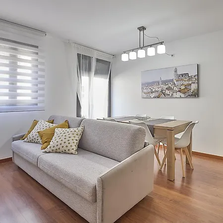 Little Apartamento *