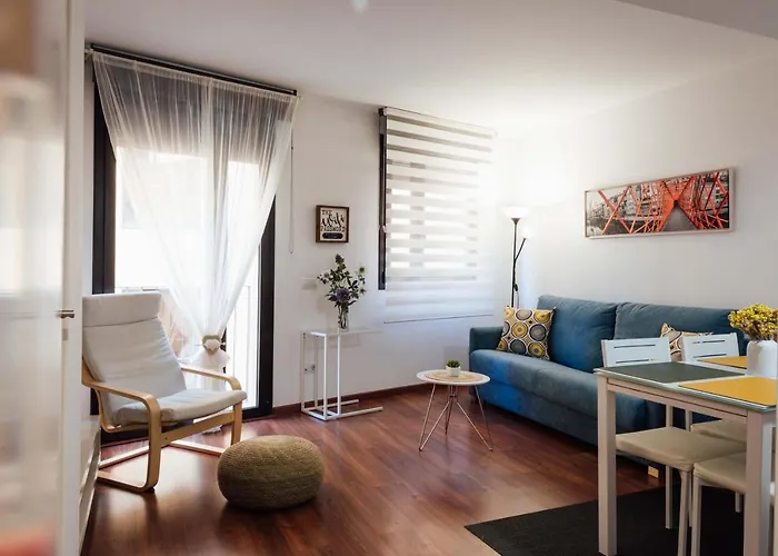 Little * Жирона